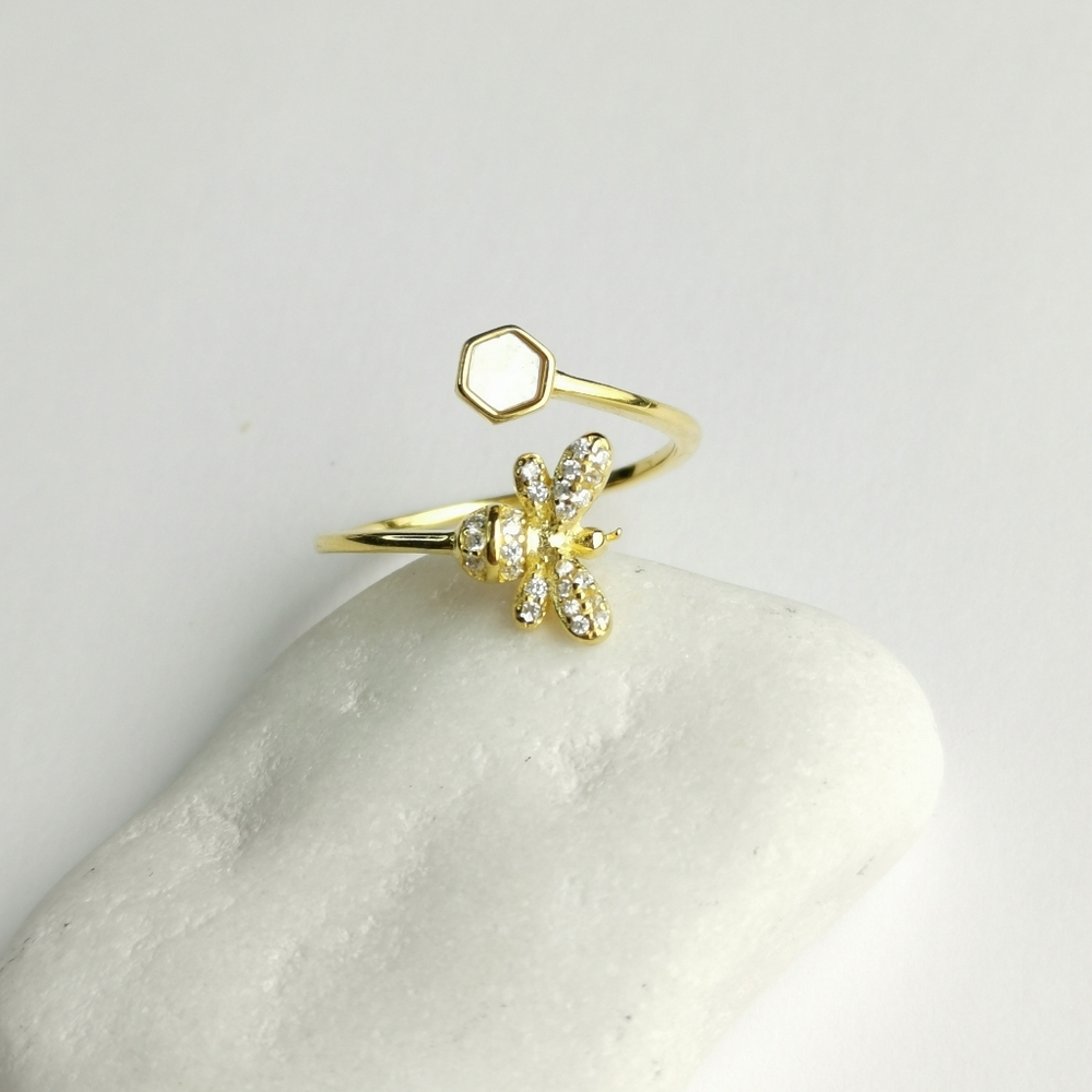 CZ mother Of Pearl Bee ring 14k Gold over Sterling Silver size 7 🆕